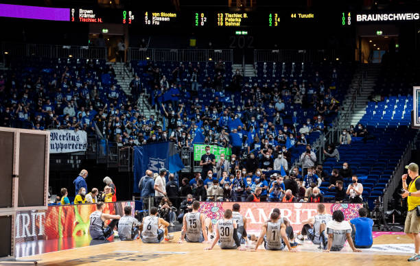 利的比赛中 利的比赛中