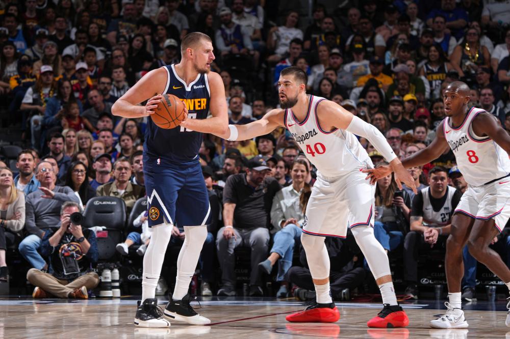 尽管有关于 尽管有关于