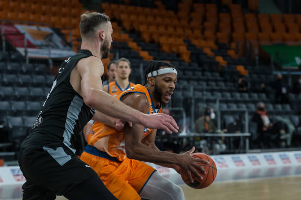 他的表现每 他的表现每