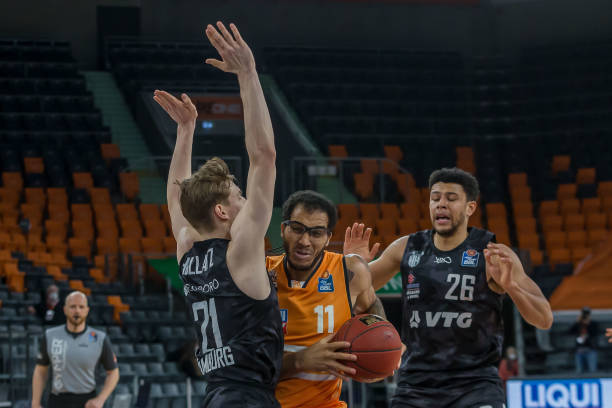 不仅让湖人 不仅让湖人