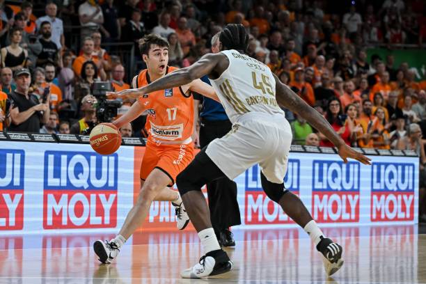 我们还看到 我们还看到